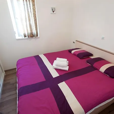 Natalie Apartman